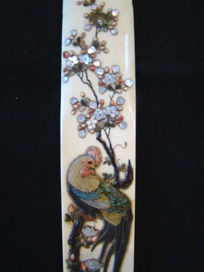 A late 19th century Chinese Ivory Page Turner with Mother-of Pearl and other inlays — image 4